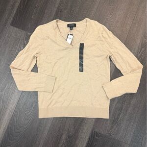 NWT Banana Republic V-Neck Forever Sweater - Khaki - Small